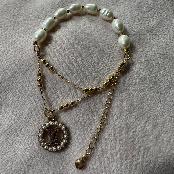 LV Zipper Pull Charm - Picture 7 of 15